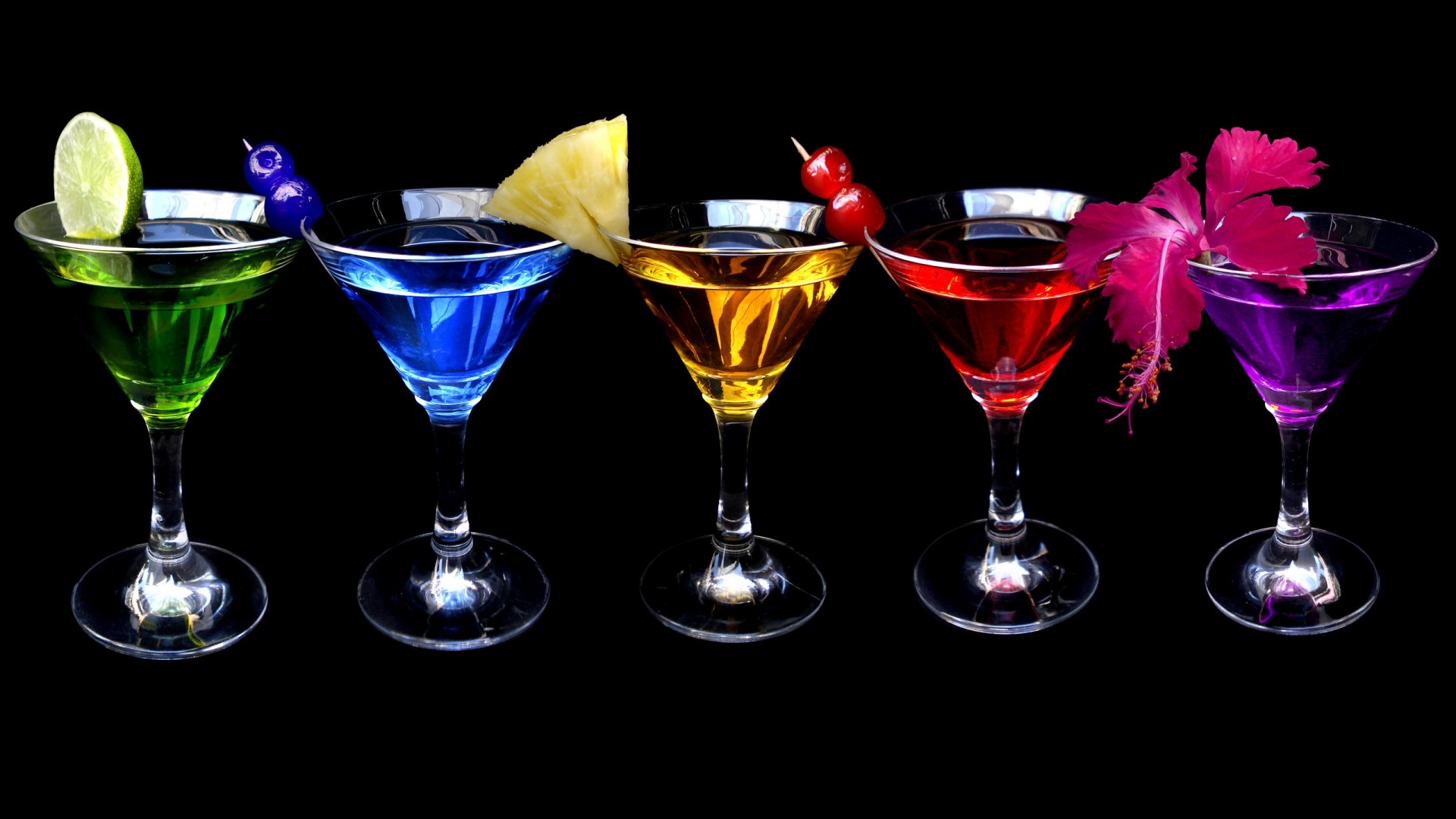 multicolor glass cocktail drinks