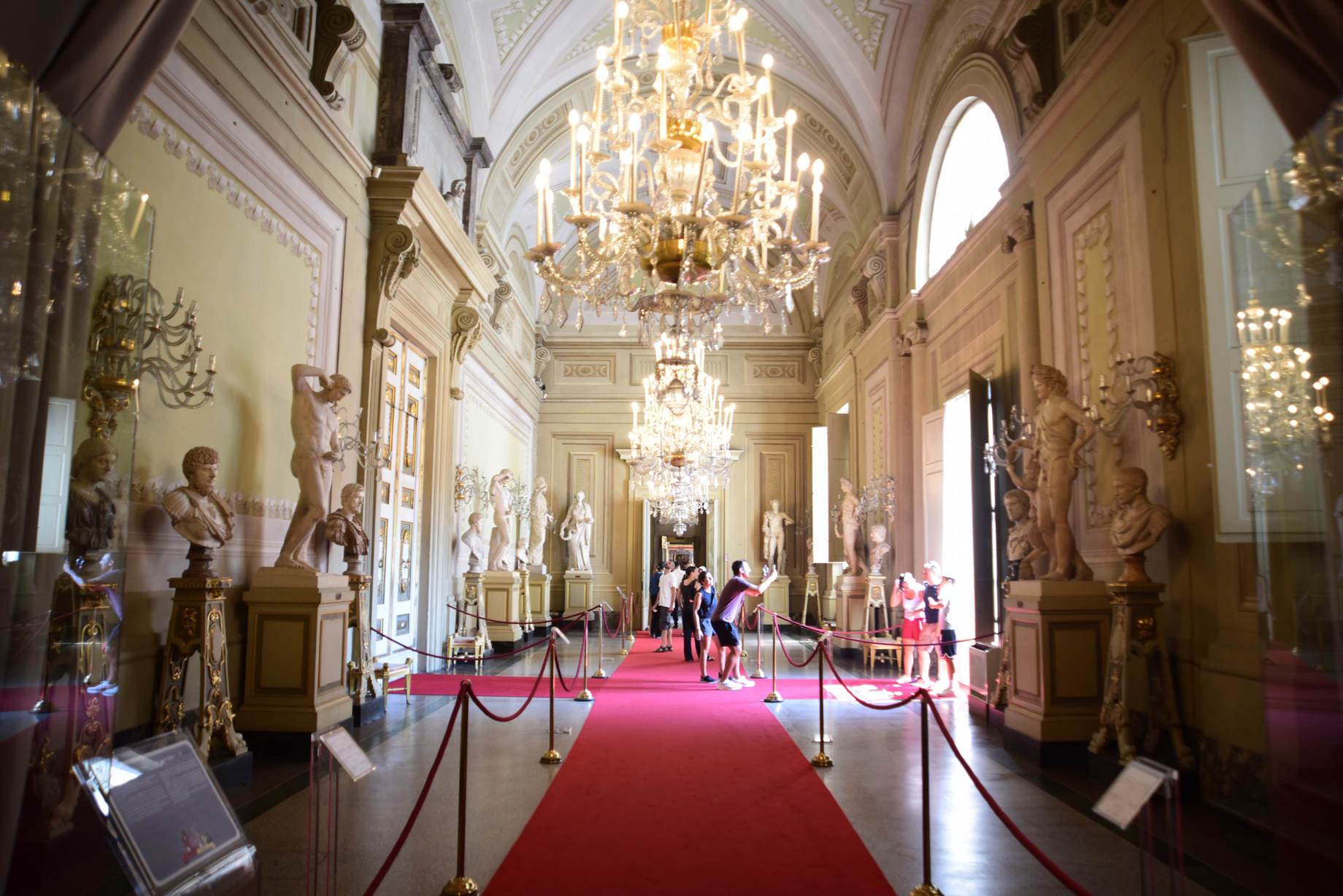 corridoio statue palazzo pitti